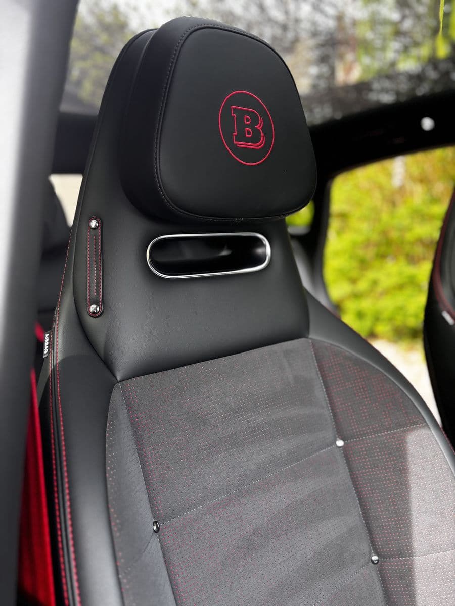 Brabus — Interieur Detailing — hoofdsteun detail