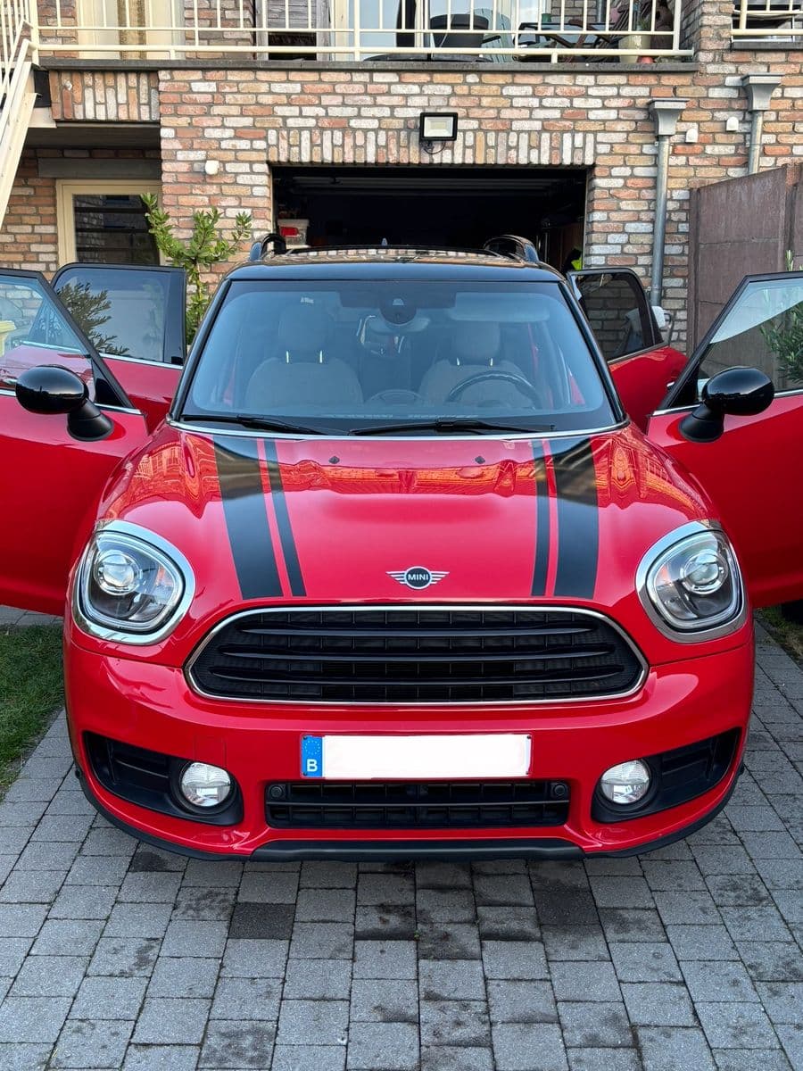 MINI Countryman — Kofferreiniging — afwerking